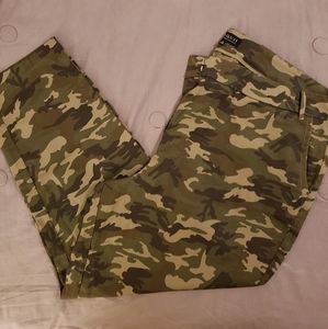 Brand New w/out tags, Eloquii Camo Pants